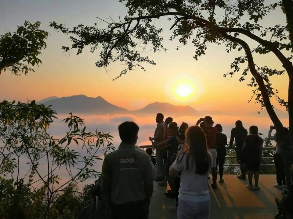 Baan Sky House Riverside Homestay 치앙 칸 외부 사진